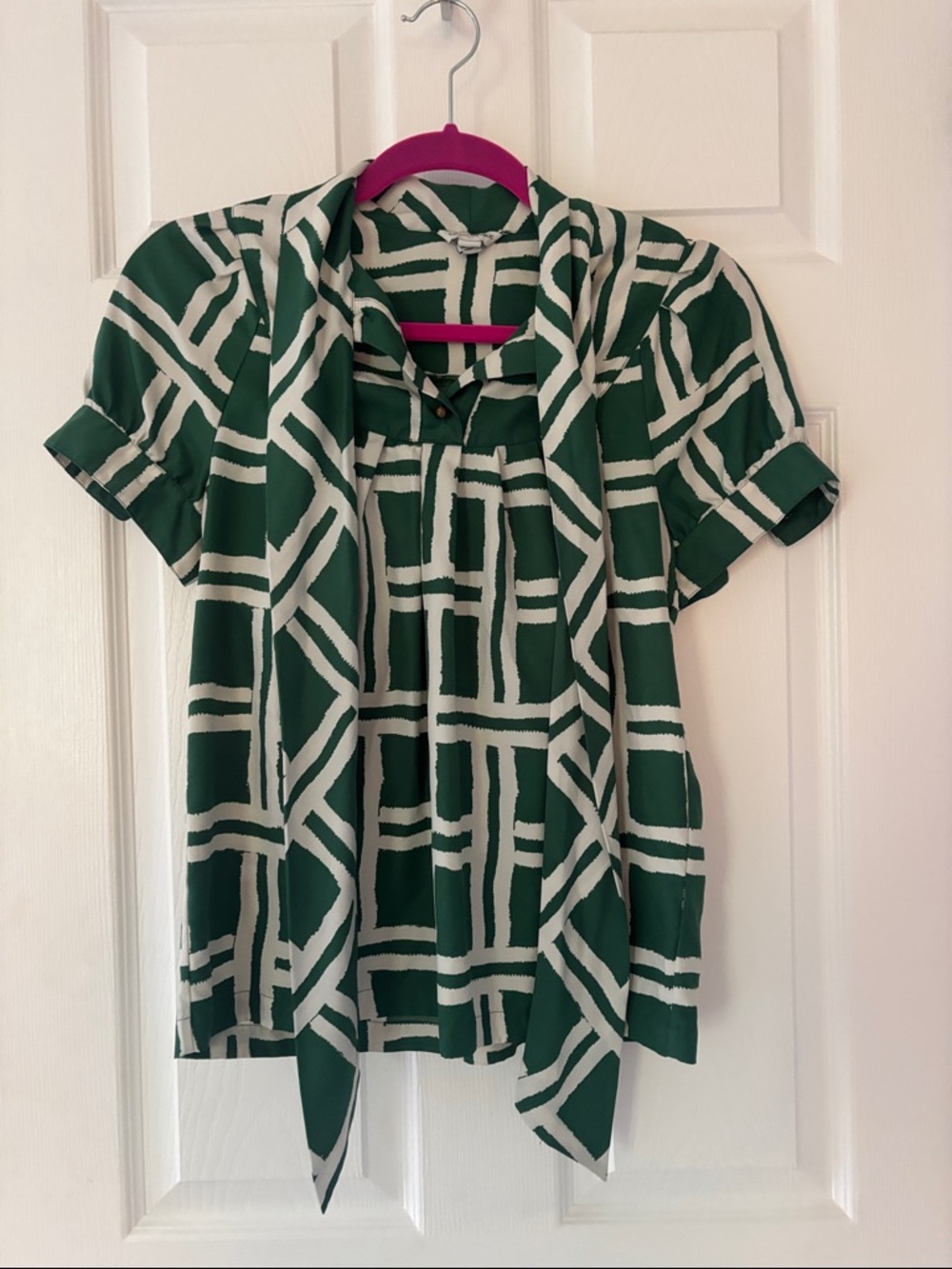 Banana Republic Women's Green White Short Sleeve Tie Neck Blouse Size XS